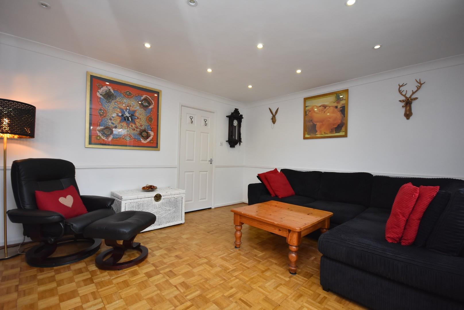 6 Rowan Close, Penarth, CF64 5BU